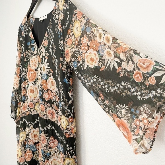 LAVENDER BROWN Black Floral V-Neck Long Sleeve Shift Mini Dress Small - Picture 3 of 8